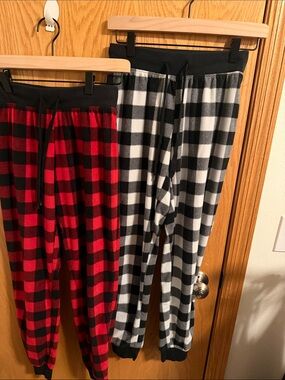 Bundle of 2! Aeropostale Black and White Plaid Fleece Joggers